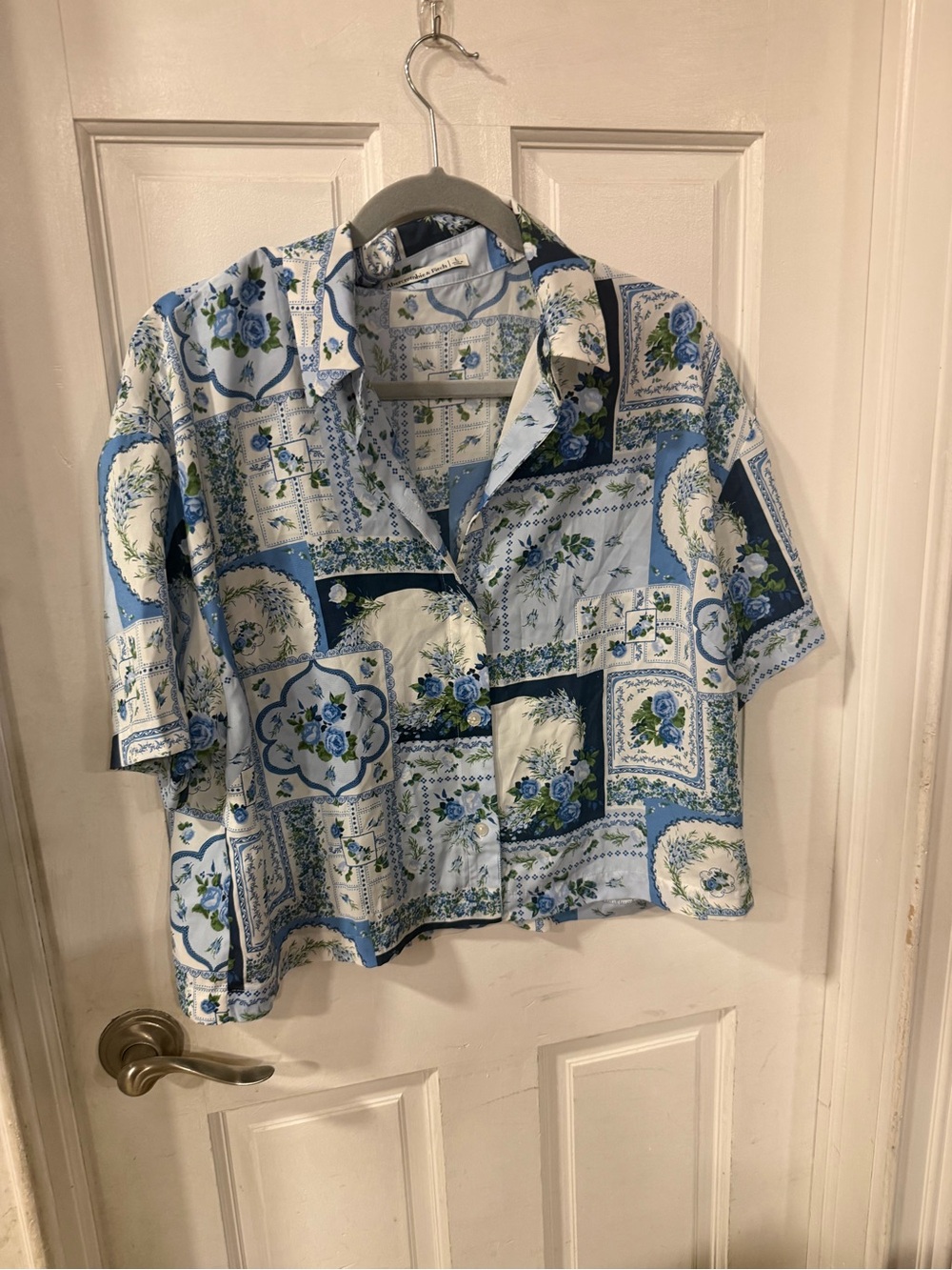 Abercrombie Blue Floral Patchwork Button-Up Shirt - Picture 2 of 4